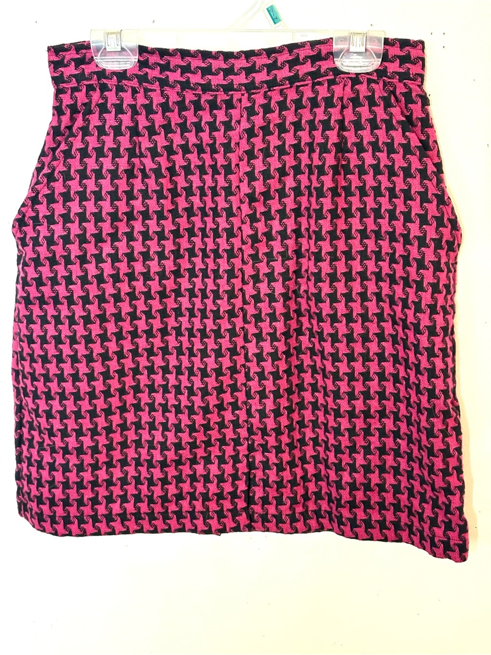 Vintage Pink & Black Houndstooth Women's Skirt. Size S. EUC.